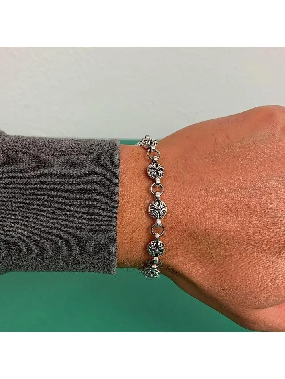 Y2k Vintage style gothic cross pendant silver bracelet. Cool design. Nice